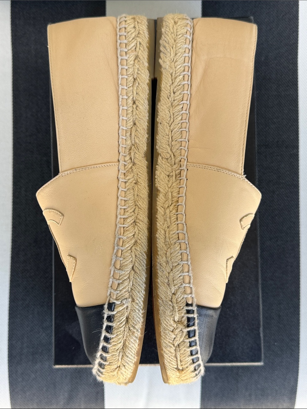 CHANEL Beige Leather Espadrilles with Black Toe Cap (pre-loved: very good) - Picture 8 of 10